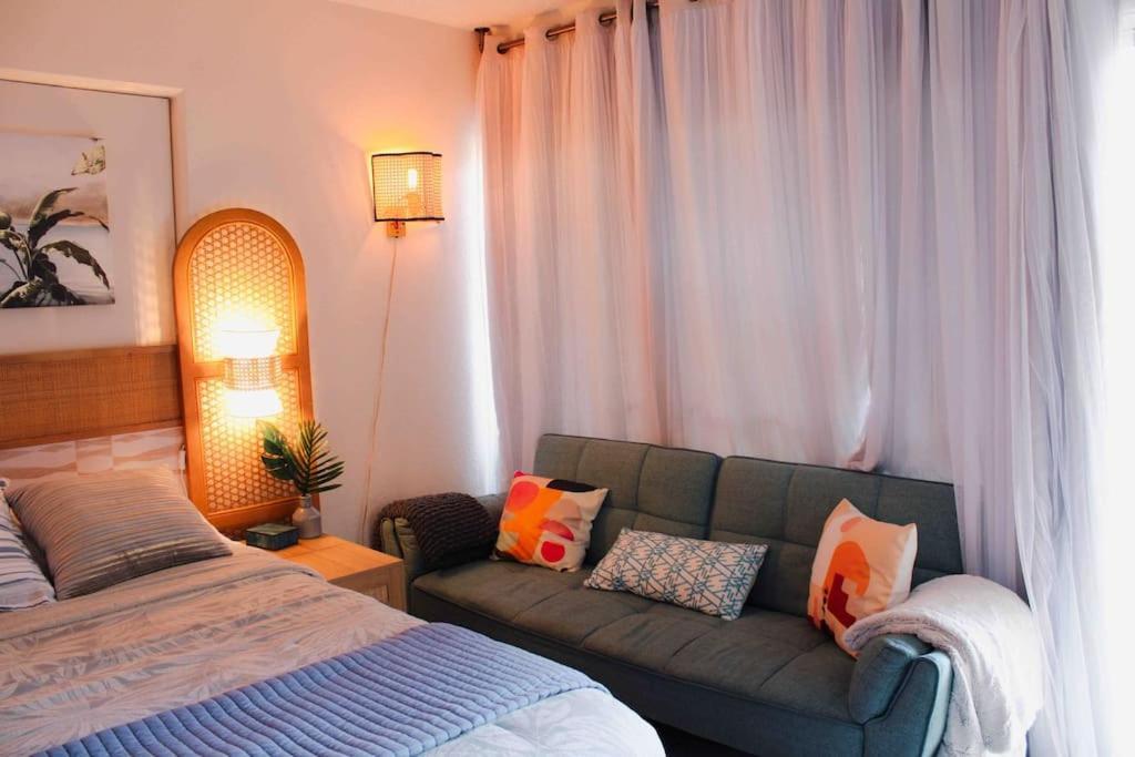 Seashore Waikiki Studio 1 Block From A Beach No Resort Fees Honolulu Bagian luar foto