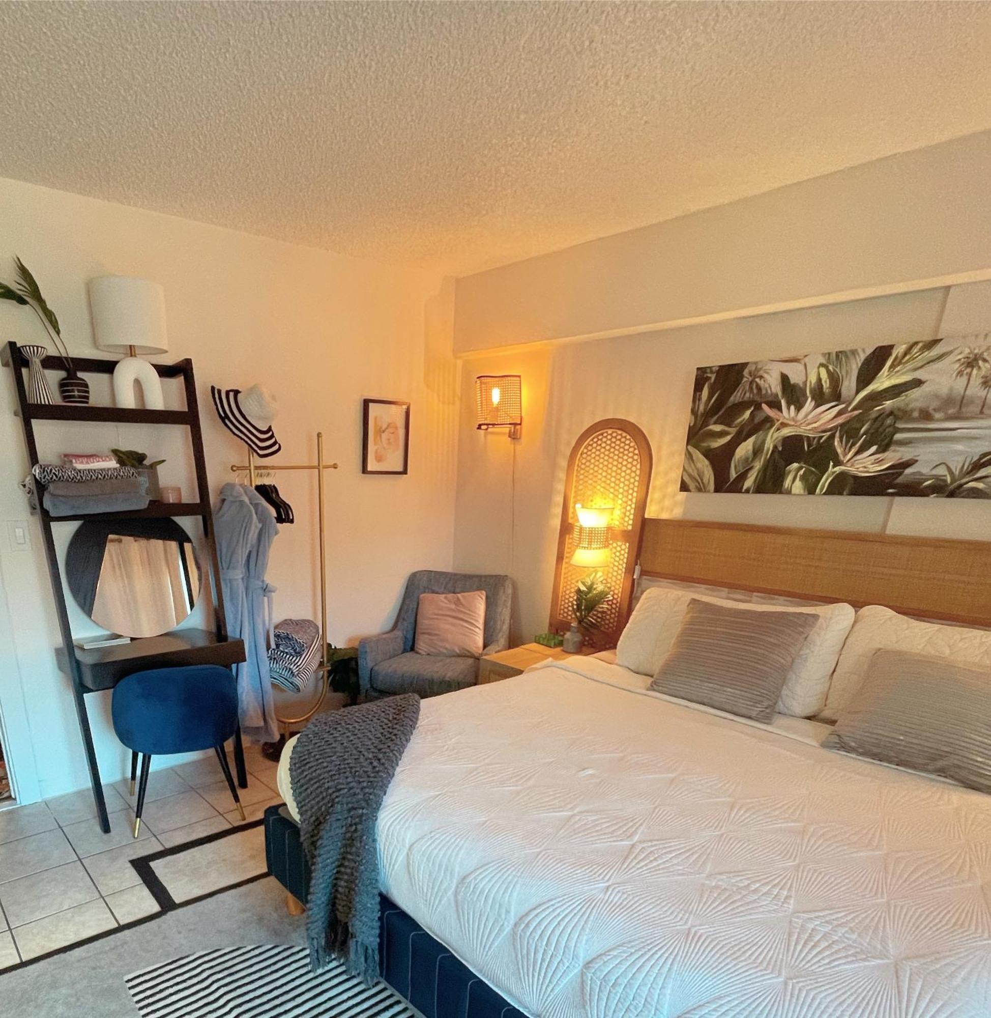 Seashore Waikiki Studio 1 Block From A Beach No Resort Fees Honolulu Bagian luar foto